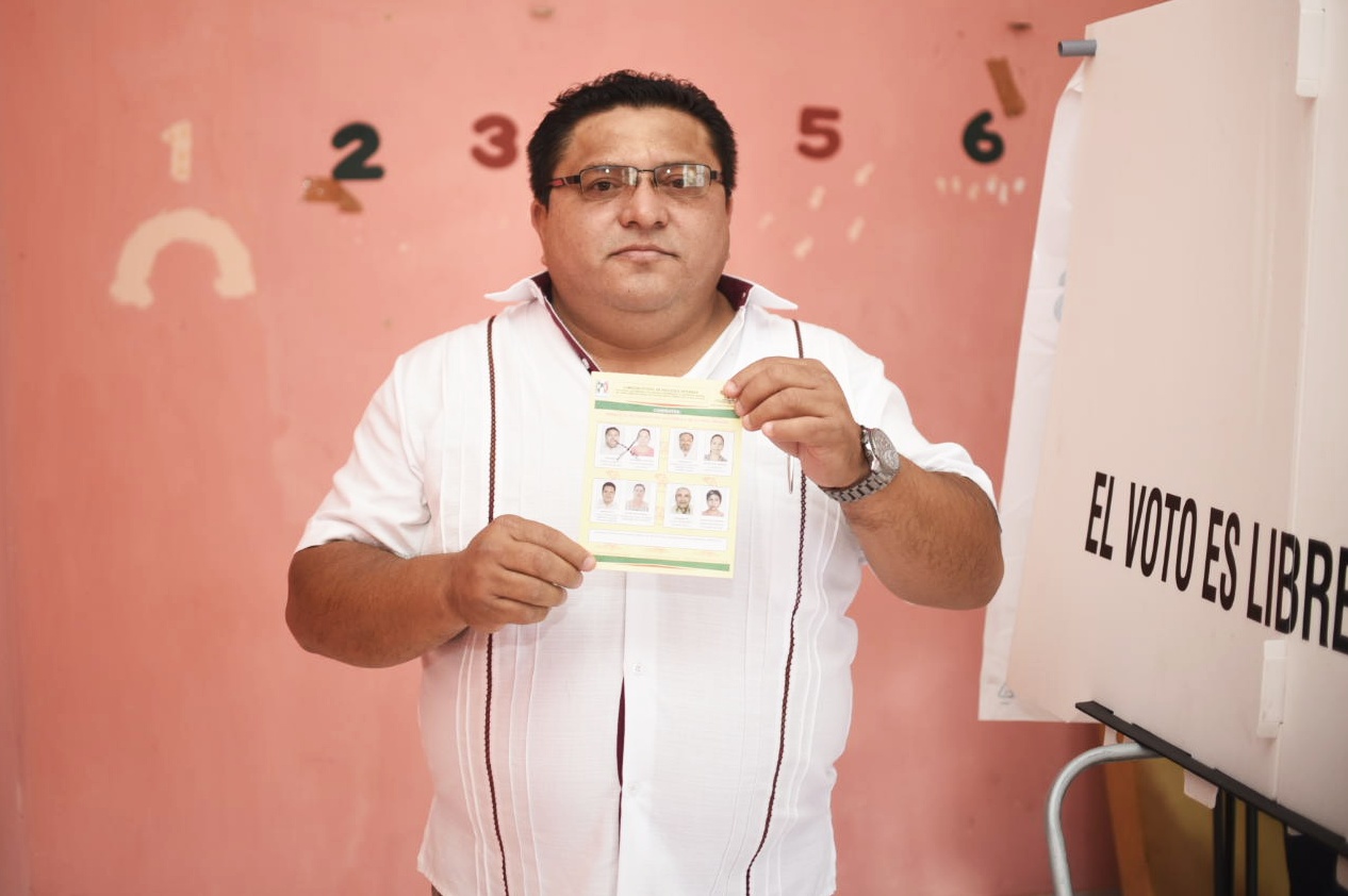 SUFRAGA EL CANDIDATO DEL PUEBLO, DIEGO LUGO