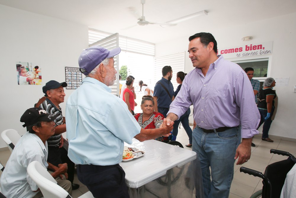 El alcalde Renán Barrera se compromete a reforzar programas de apoyo nutricional para las personas que viven en situación de vulnerabilidad