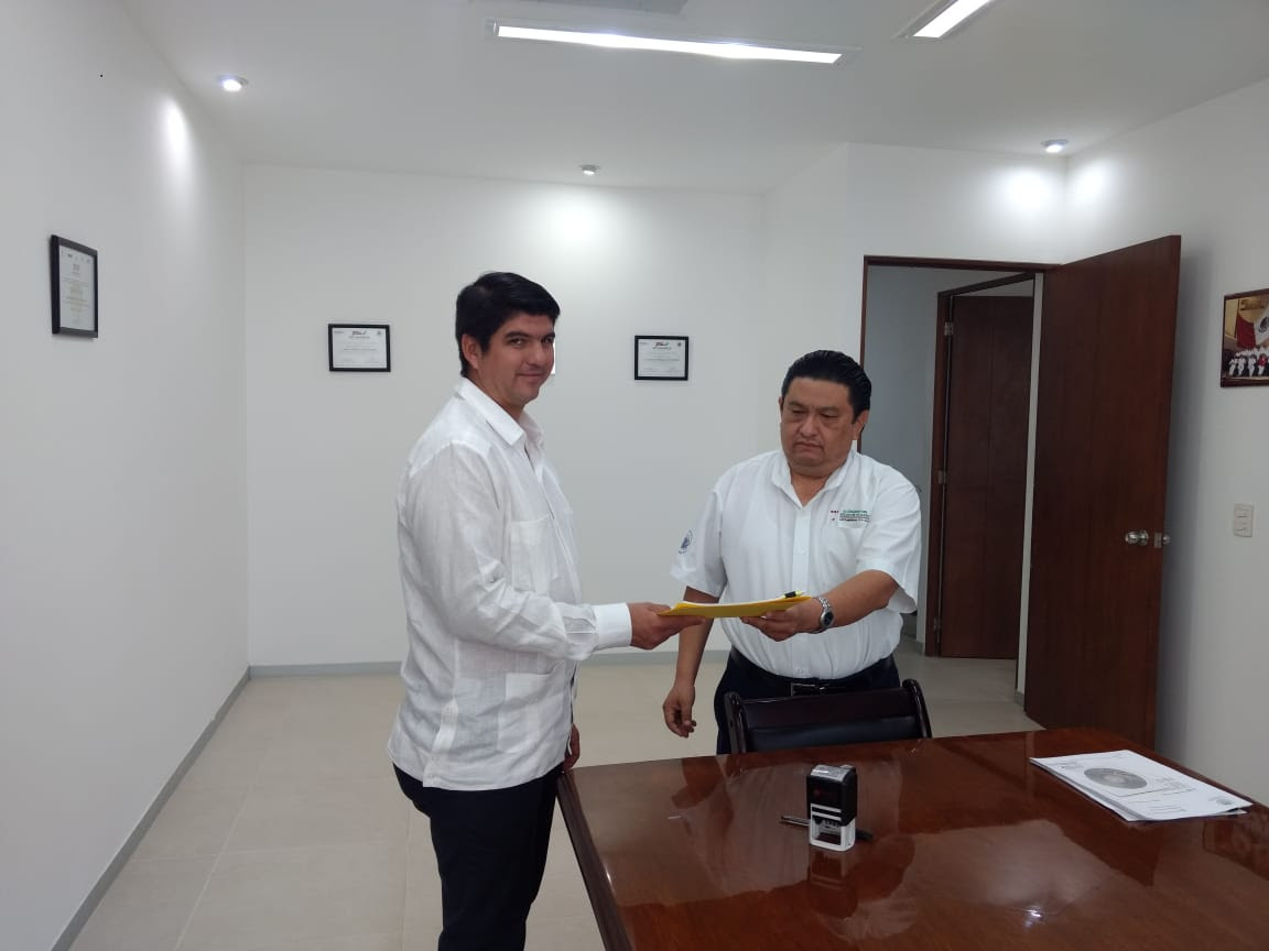 Entregan iniciativa para modificar Código de la Administración Pública del Estado