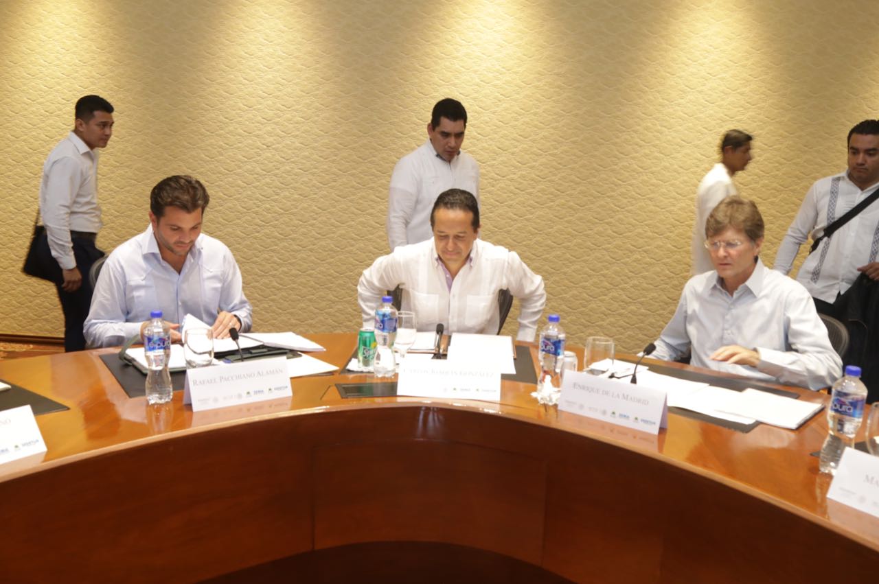 INSTALAN MESA DE TRABAJO PERMANENTE PARA ATENDER ARRIBAZÓN DE SARGAZO EN LAS PLAYAS DE QUINTANA ROO