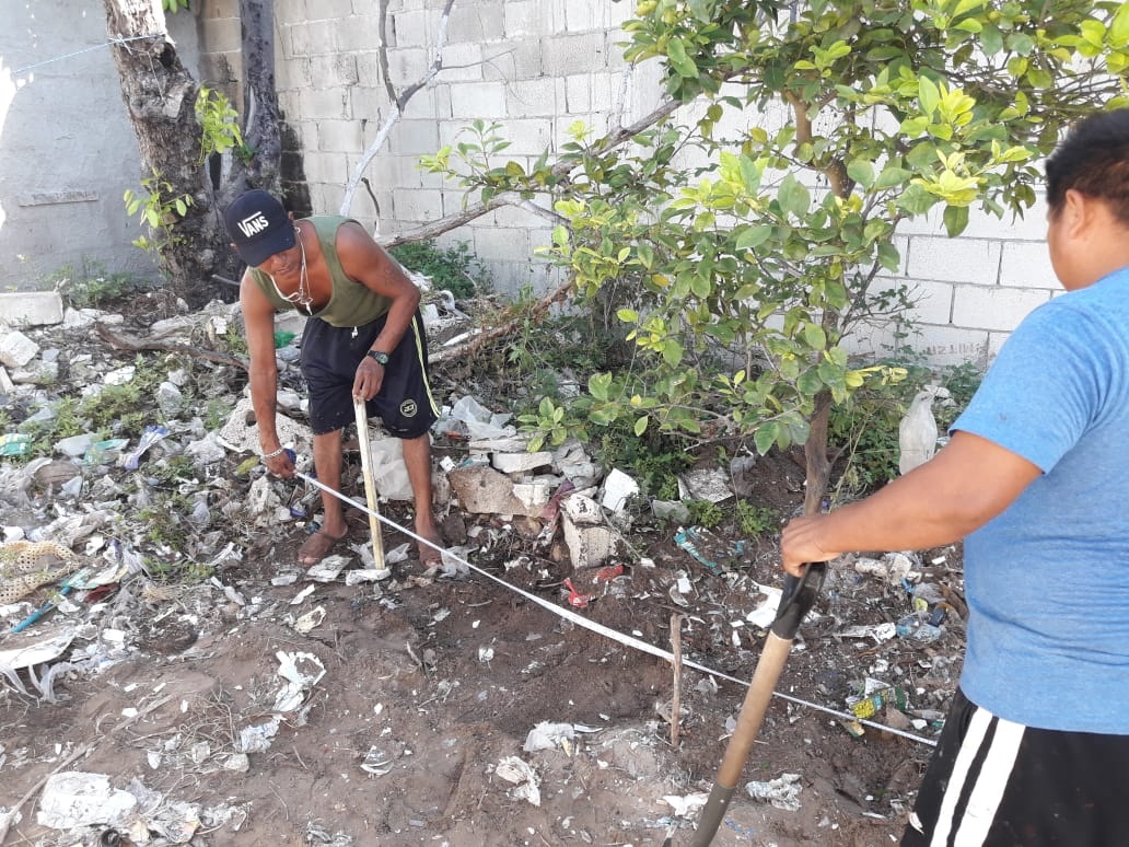 Apoyan a 25 familias progreseñas con baños con fosa séptica