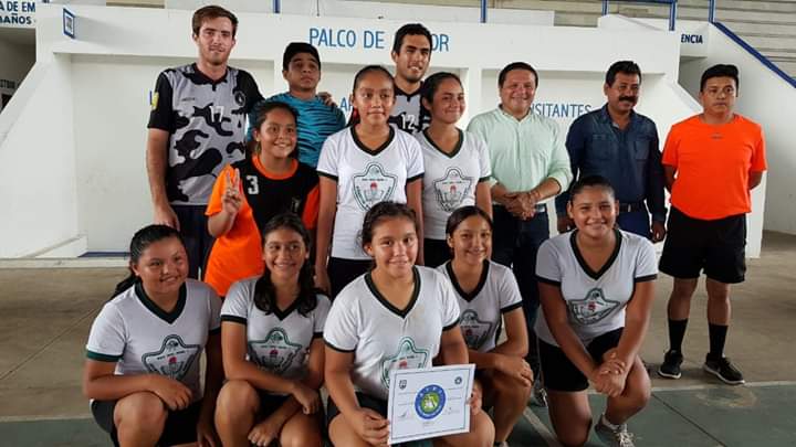 PREMIAN A LOS EQUIPOS CAMPEONES DE LA PRIMERA COPA ATHY-MERIDA 2018
