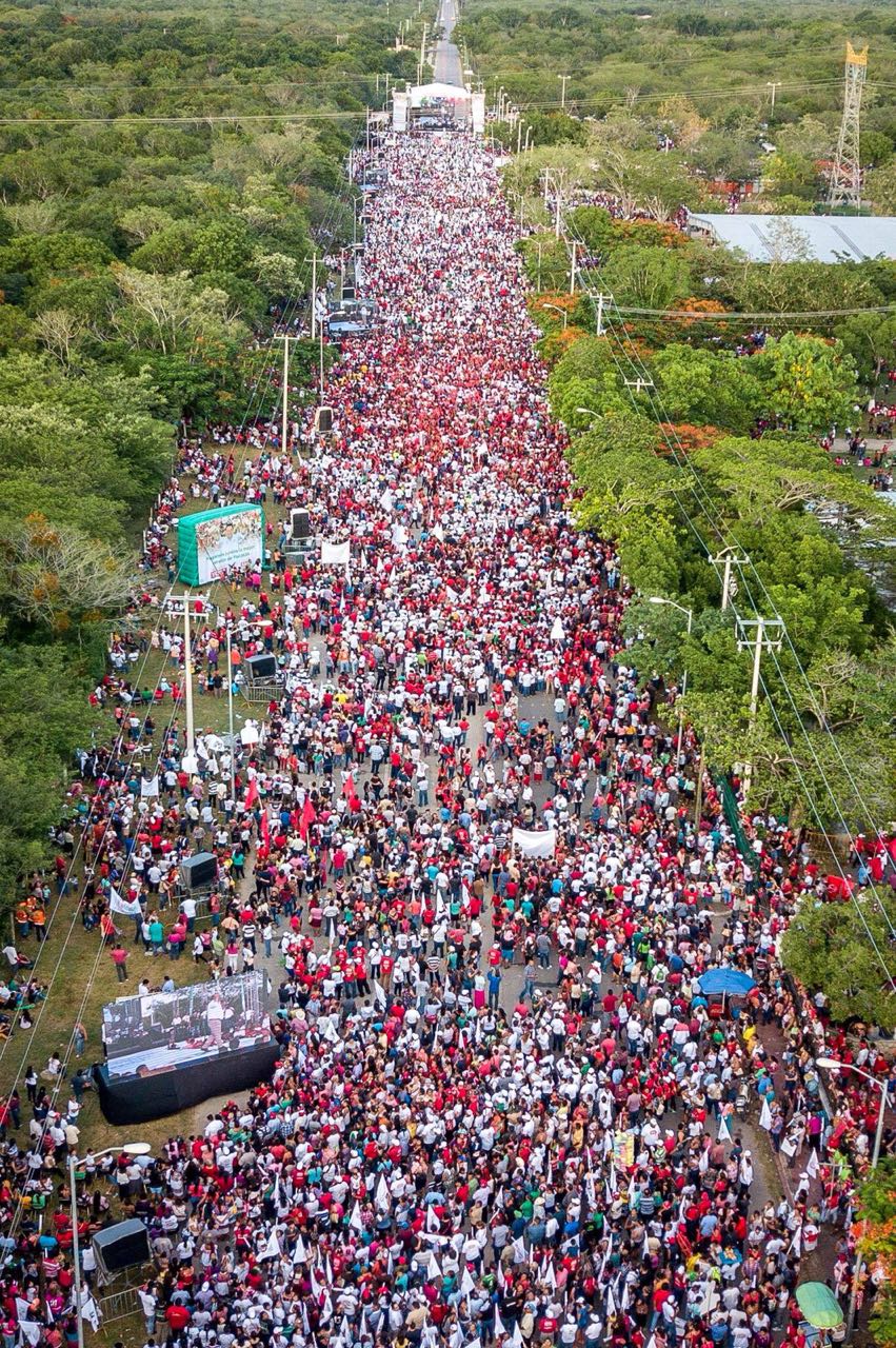 Más de 120 mil personas acompañan a Mauricio Sahuí Rivero en pletórico cierre de campaña