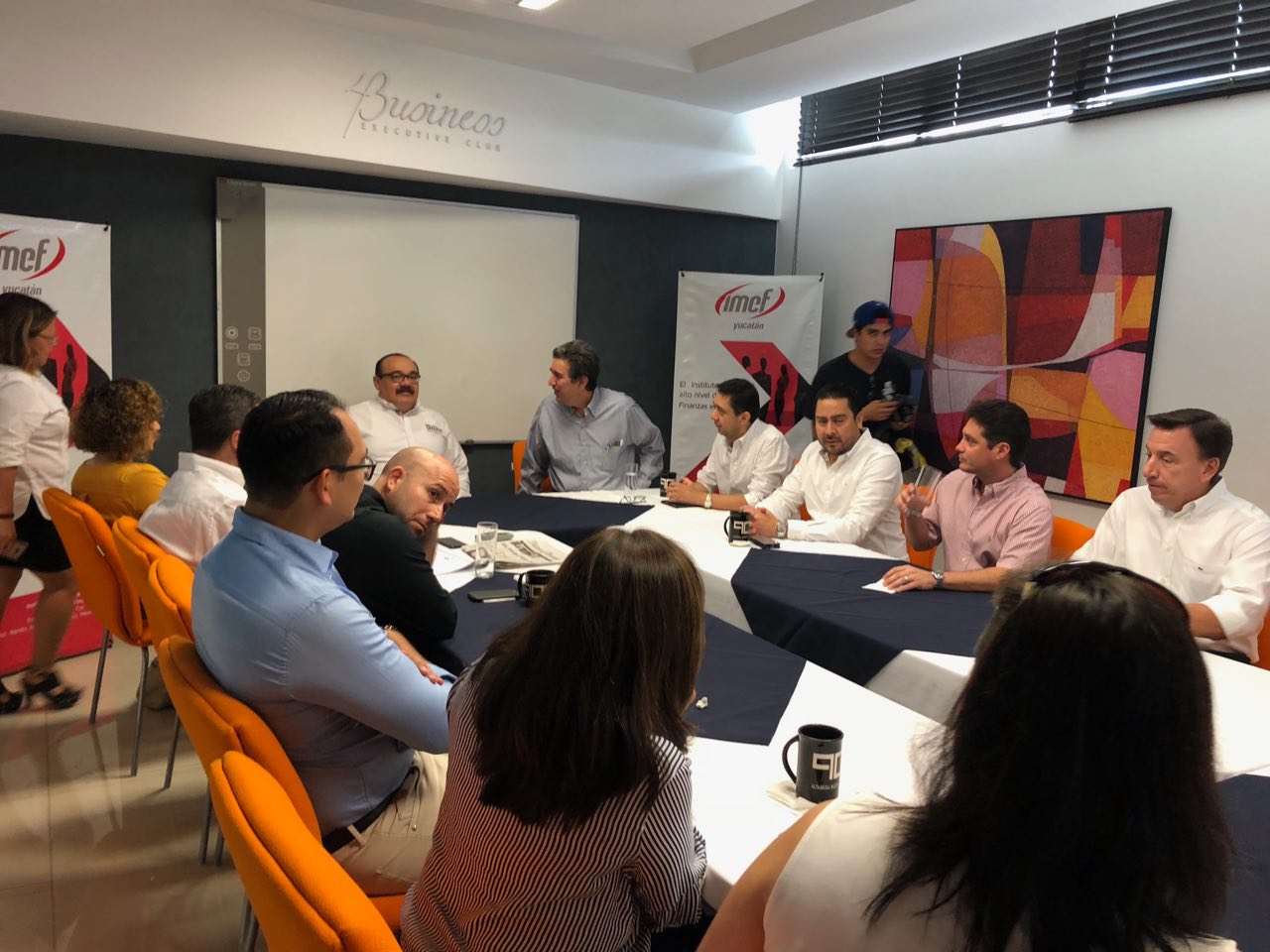 Ramírez Marín continúa escuchando a diversos sectores 