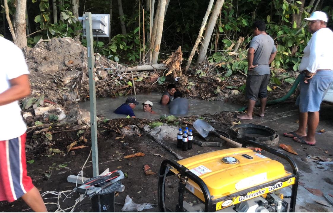 SMAPAP hace reparaciones en la carretera Progreso-Mérida.
